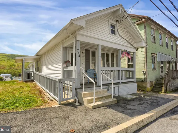 212 W Market St, Williamstown, PA 17098