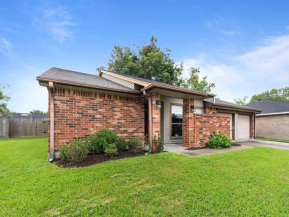 2nd image of 2303 Pilgrims Bend Dr