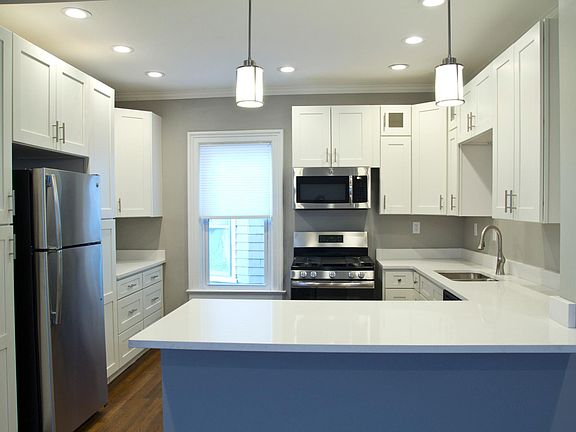 2nd image of 260 Lexington Ave #2