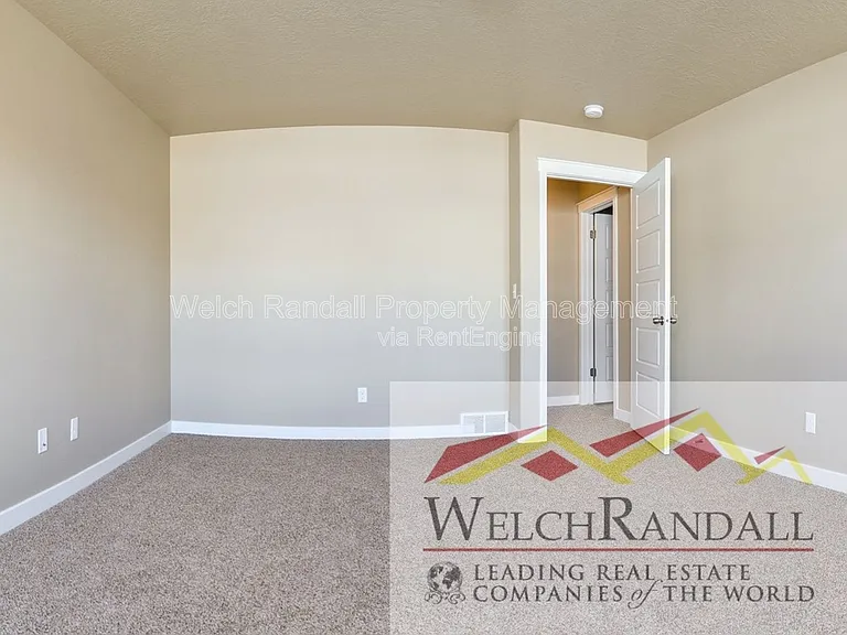 2433 Wellington Ave — Photo 10