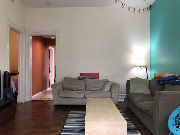 4th image of 2738 N Wilton Ave #1