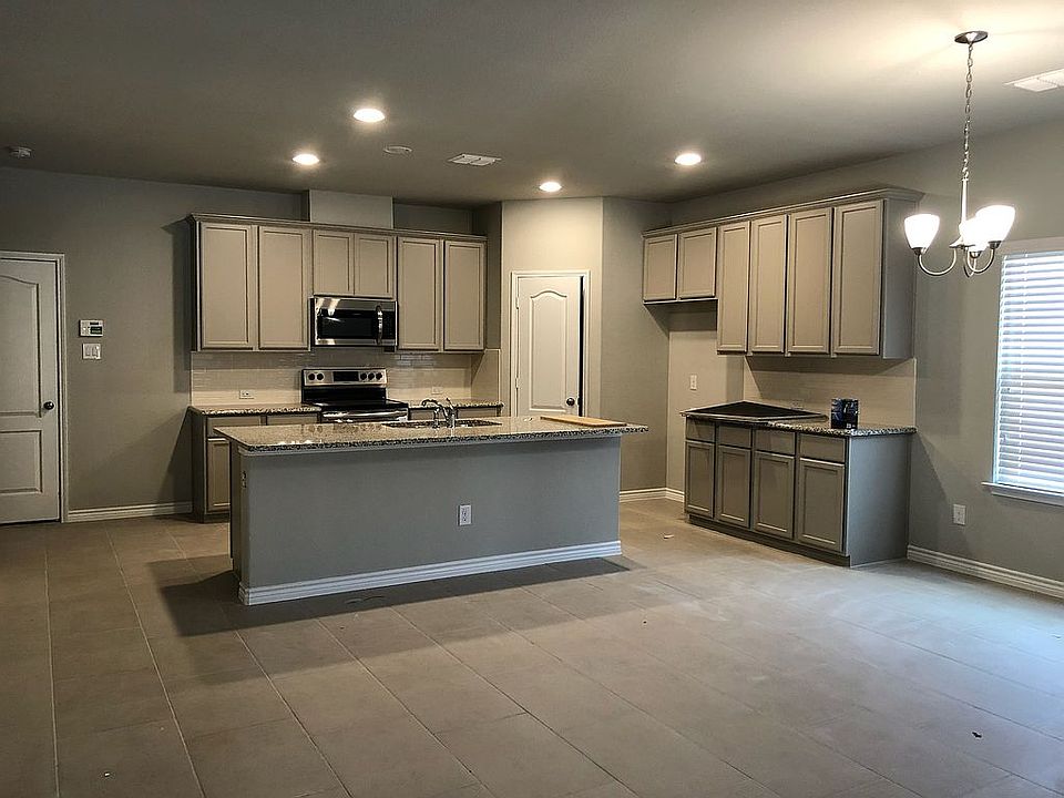 2nd image of 2125 Lorrie Ln