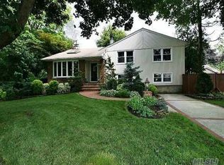 33 London Rd, Syosset, NY 11791