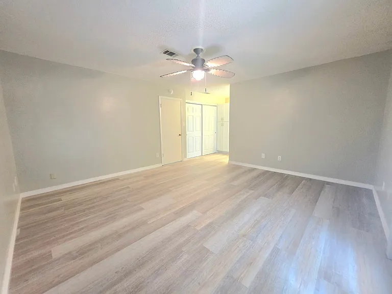 760 Briarwood Dr — Photo 12