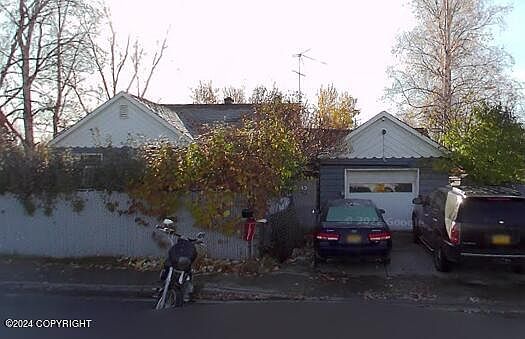 1st image of 307 12th Ave