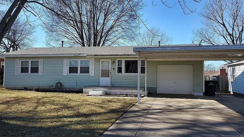 NE Elmhurst Ave, Bartlesville — Photo 2