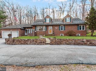 355 Maple Grove Rd, Hanover, PA 17331