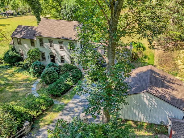 914 Powder Mill Hollow Rd, Boyertown, PA 19512