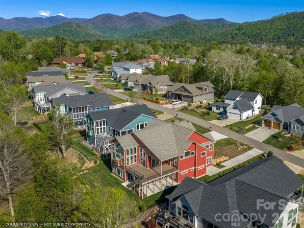 9999 Al Dorf Dr #202, Weaverville, NC 28787