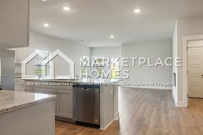 2070 Hyacinth Ln — Photo 5