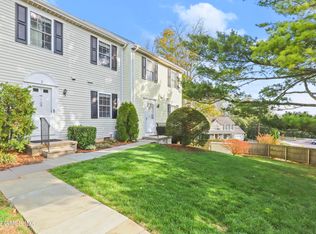 33 Talbot Ln APT 2, Greenwich, CT 06830