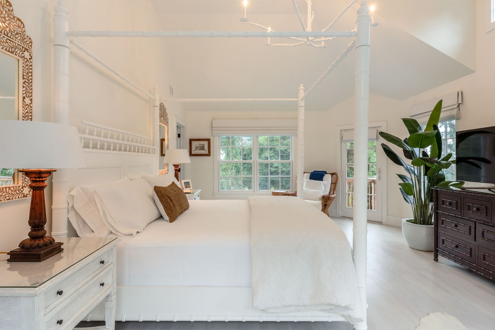  upstairs master suite