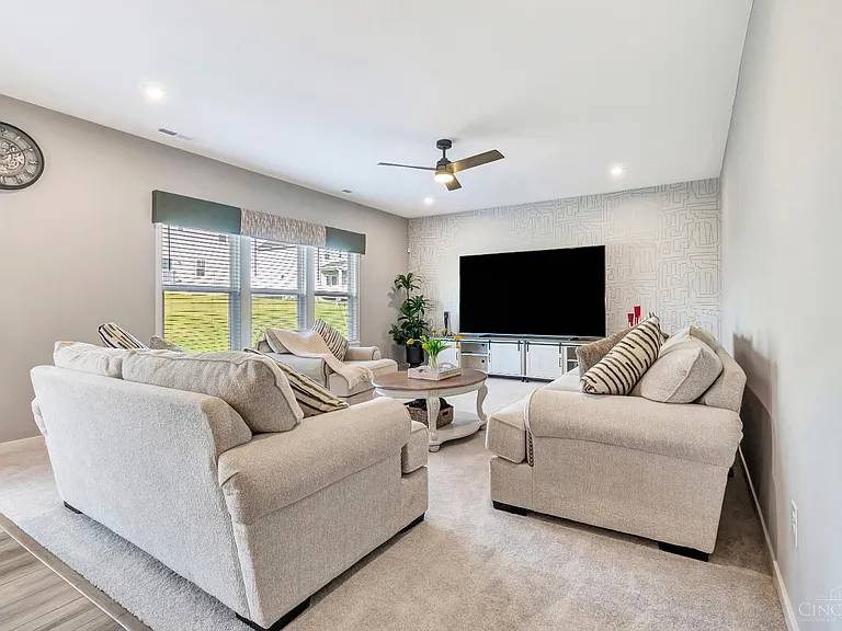 5817 Montrose Ct — Photo 13