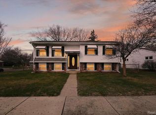 9187 N Sheldon Rd, Plymouth, MI 48170