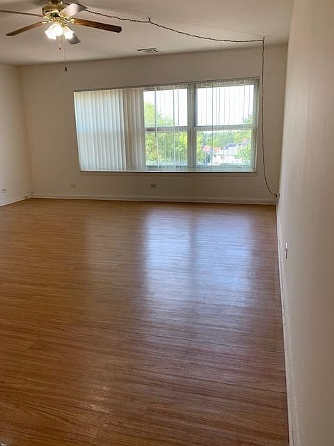 large livingroom/bedroom