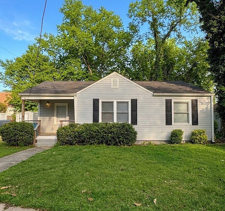 1st image of 3014 E Point St