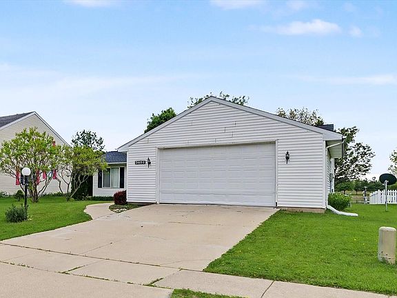 3rd image of 3403 Timberline Dr