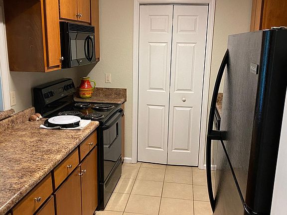 3rd image of 1704 N Patterson St #2
