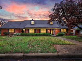 3701 Summercrest Dr, Fort Worth, TX 76109