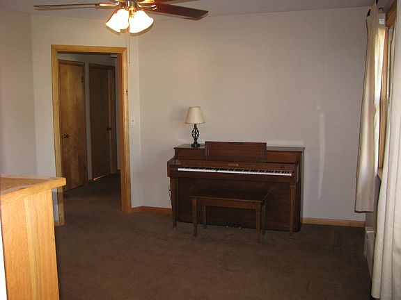 5th image of 501 E Pearl St