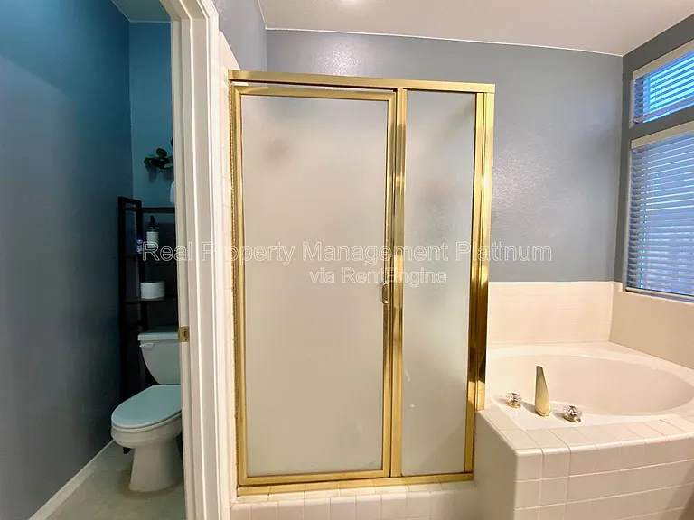 4872 N Crestmoor Ave — Photo 29