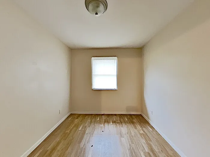 5 bed, 2.0 bath, 1887 sqft, $1,795 — Photo 4
