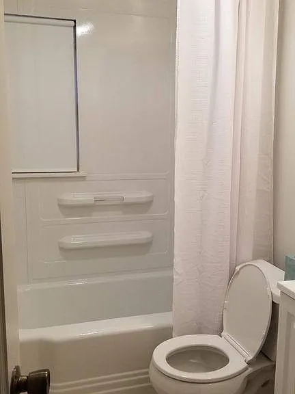 17 Clarence Ave — Photo 15