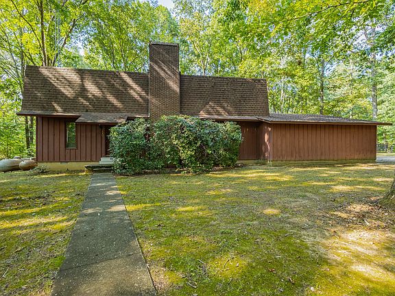 3rd image of 120 Evans Dr