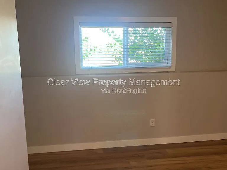 94 Sunridge Blvd W #LOWER LEVEL — Photo 6