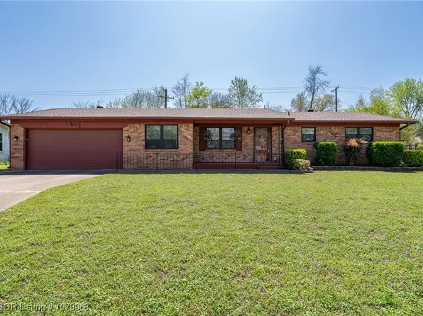 1812 Hermitage Cir, Fort Smith, AR 72908