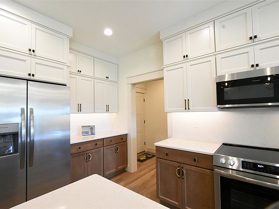 4th image of 1821 Cottage Ridge Dr