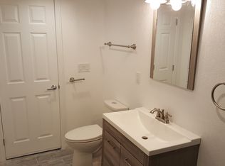11625 Gladstone Ave #B, Sylmar, CA 91342
