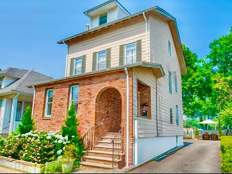 45 Essex Ave — Photo 11