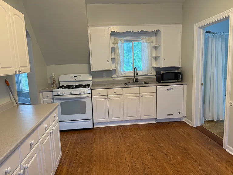 149 West Ave #1 — Photo 4