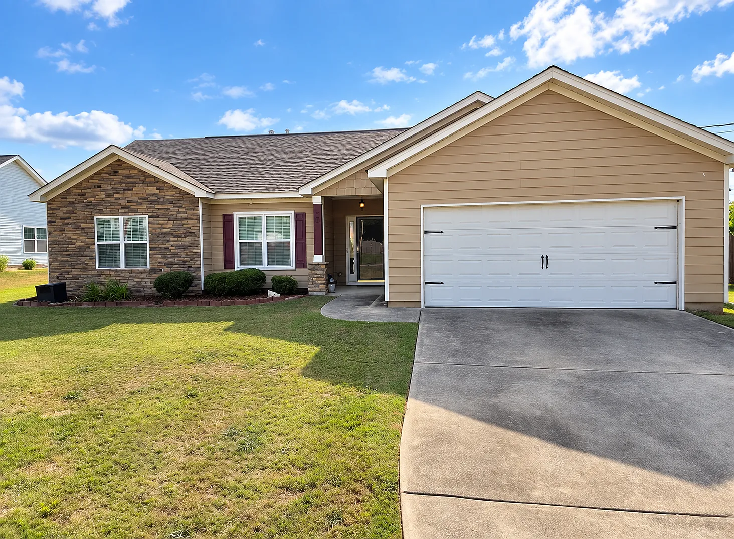 3 bed, 1288 sqft, $1,650 — Photo 1