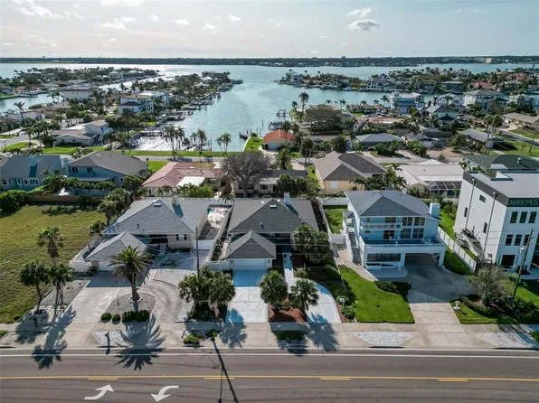 2801 Gulf Blvd, Belleair Beach, FL 33786