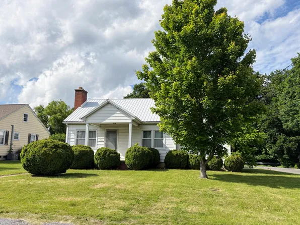 816 Douglas St, Clifton Forge, VA 24422