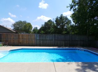 385 Ginger Ln, Columbus, MS 39702