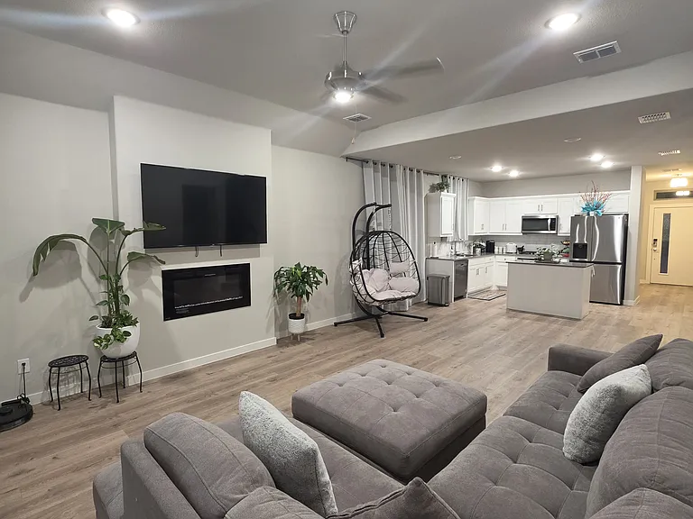 1334 Great Sand Dune St — Photo 3