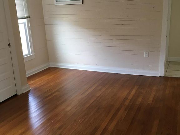 FRONT BED ROOM