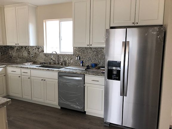 2nd image of 2446 Palm Ave