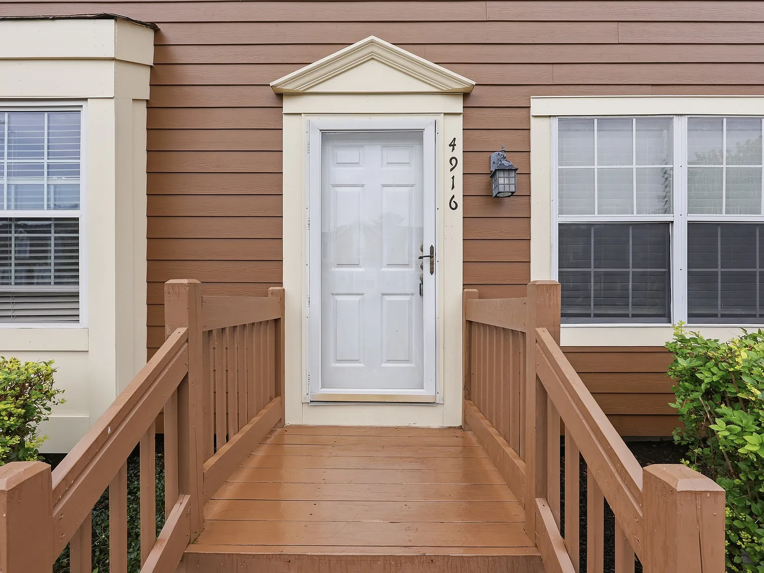 2 bed, 1.5 bath, 1050 sqft, $1,499 — Photo 3