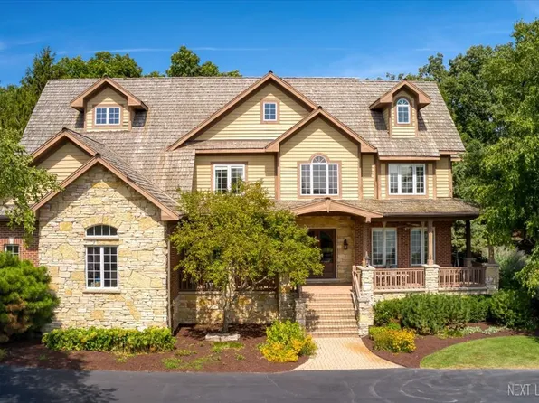 30W260 White Oak Ln, Wayne, IL 60184