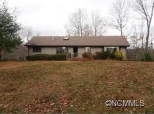 94 Breezy Mountain Ln, Mills River, NC 28759