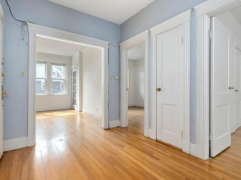 153 Strathmore Rd #5 — Photo 7