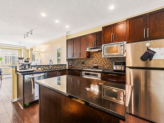 4th image of 3009 156th St #55