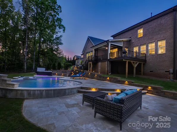 712 Chase Ct, Fort Mill, SC 29708