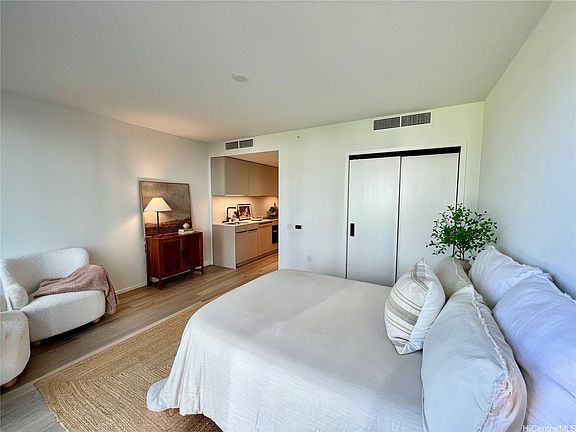 2nd image of 333 Ward Ave #320