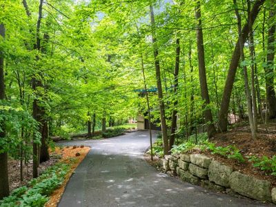 7555 Frontier Trl, Chanhassen, MN, 55317