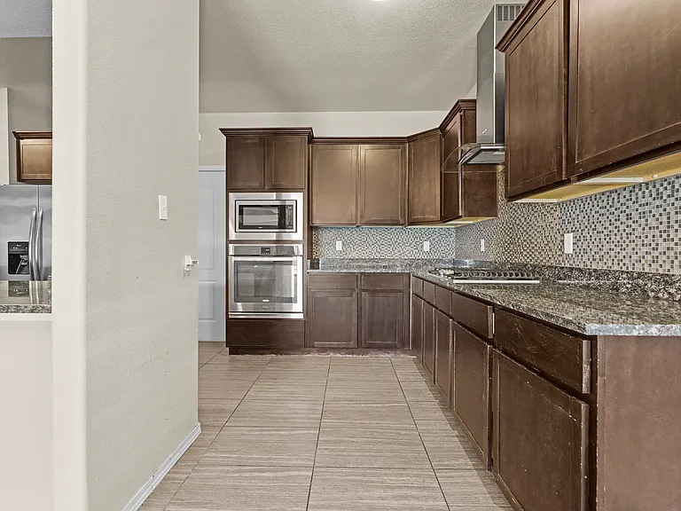 3115 Red Creek Dr — Photo 14
